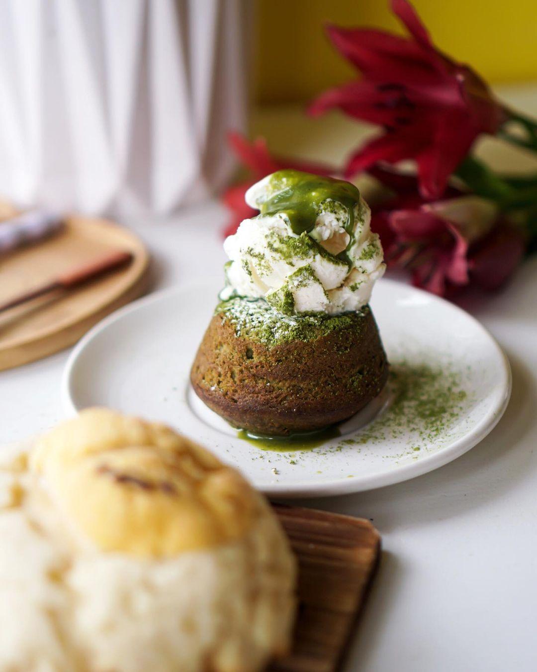 Matcha Lava Cake - Broyé Cafe & Bakery
