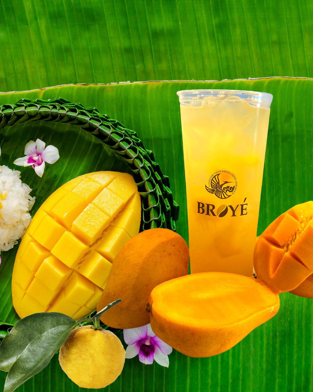 Yuzu Mango Tea - Broyé Cafe & Bakery